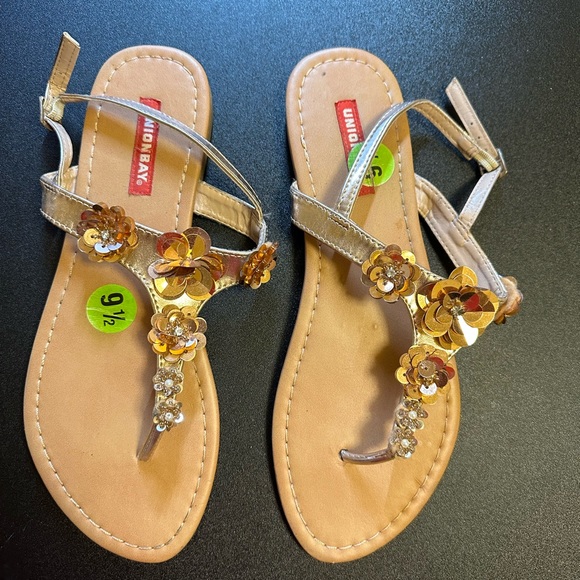 Unionbay Women beaded sandals gold - Size 9.5 - Picture 4 of 8